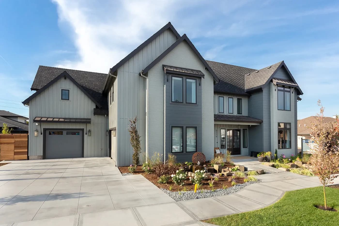 Exterior of the 2019 NW Natural Street of Dreams “Bespoke” home by Greylyn Wayne