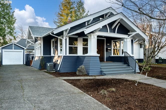 3915 NE 16th Ave, Portland — staged by Greylyn Wayne