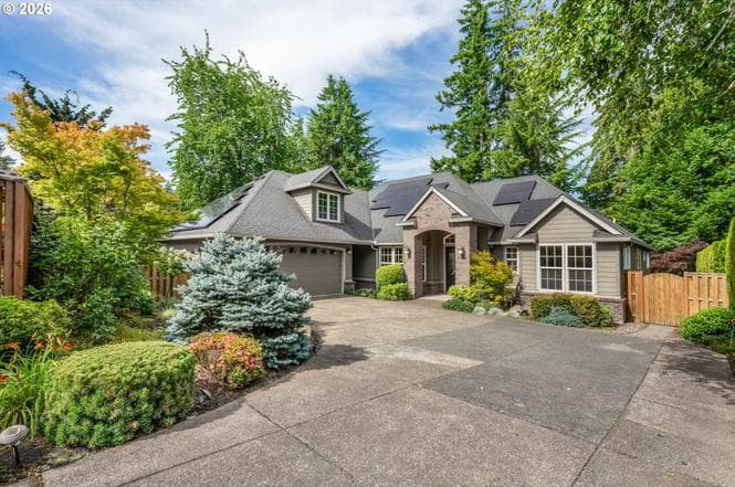 9245 SW 74th Ave, Tigard — staged by Greylyn Wayne